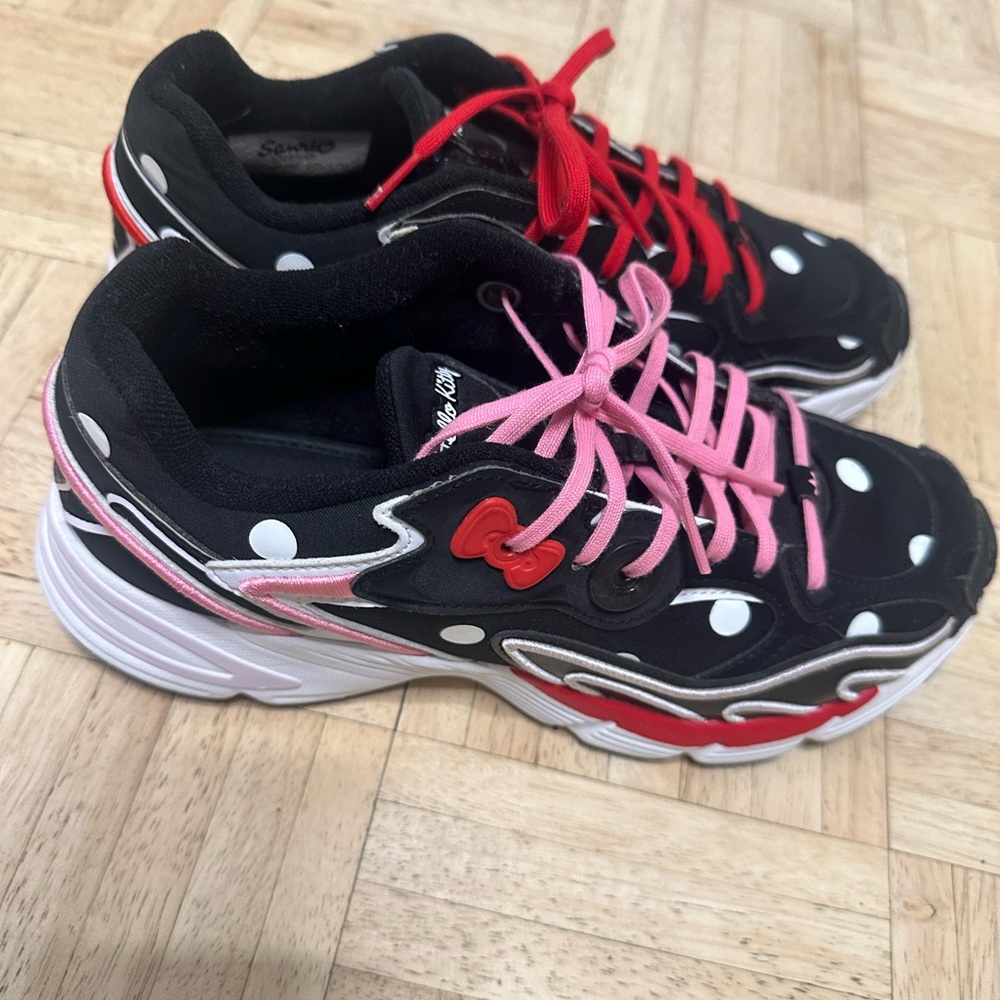 Hello Kitty Adidas